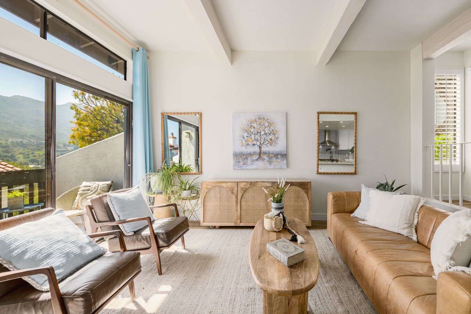 Gorgeous Pacific Palisades Home Staged by Mid Modern Designs at 1550 Michael Ln, Pacific Palisades, CA 90272 (6)
