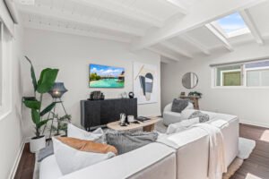 Home staged by Mid Modern Designs at 1712 Stanford Ave, Redondo Beach, CA 90278 (3)