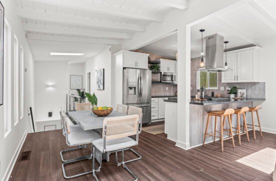Home staged by Mid Modern Designs at 1712 Stanford Ave, Redondo Beach, CA 90278 (4)