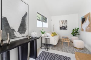 Home staged by Mid Modern Designs at 201 Bernard Ave, Venice, CA 90291 (6)