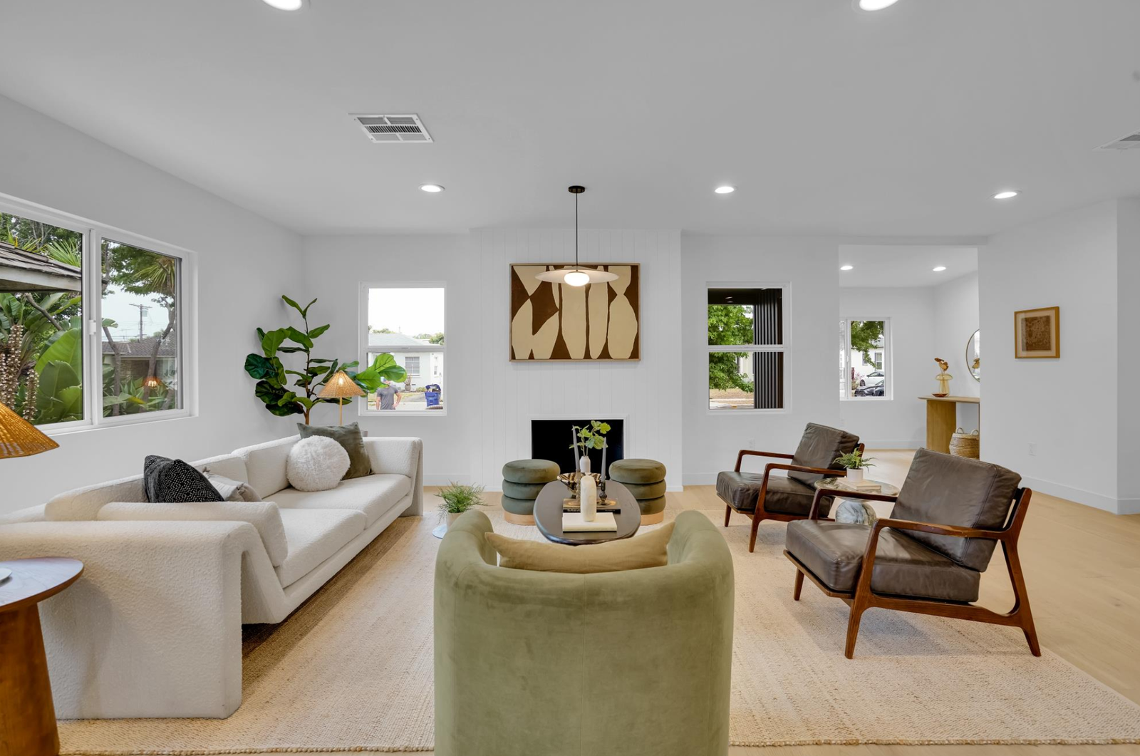 LA Home Staged by Mid Modern Designs at 3142 S Bentley Ave, Los Angeles, CA 90034 (3)