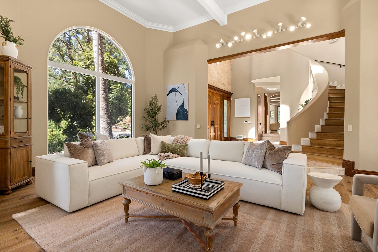Gorgeous Home Staged by Mid Modern Designs at 2468 Coldwater Canyon Dr, Beverly Hills, CA 90210 (4)